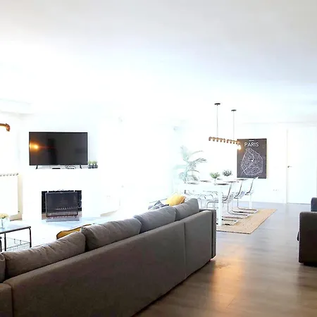 Welcoming Chalet In With Pool And Air Conditioning Chalet Marbella
