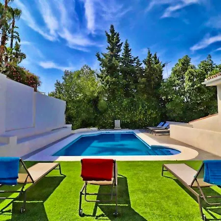 Welcoming Chalet In With Pool And Air Conditioning * Marbella