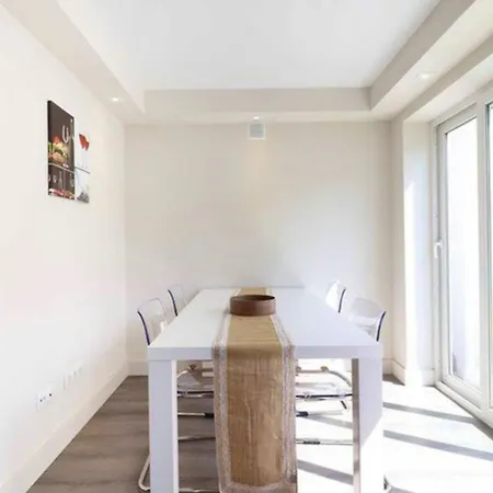 Welcoming Chalet In With Pool And Air Conditioning *