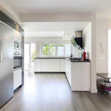 Chalet Welcoming Chalet In With Pool And Air Conditioning Marbella