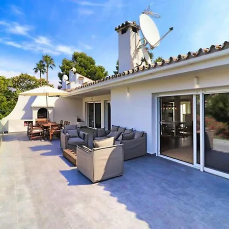 Welcoming Chalet In With Pool And Air Conditioning * Marbella