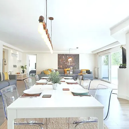 Chalet Welcoming Chalet In With Pool And Air Conditioning *