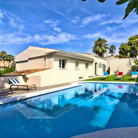 Chalet Welcoming Chalet In With Pool And Air Conditioning *