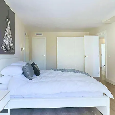 Chalet Welcoming Chalet In With Pool And Air Conditioning *