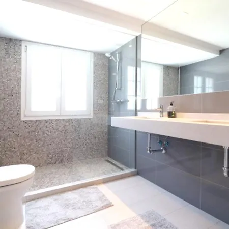 Chalet Welcoming Chalet In With Pool And Air Conditioning Marbella